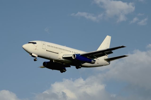 Boeing 737-200 (C-GNRD)