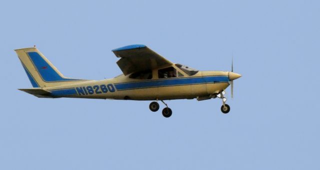 Cessna 177RG Cardinal RG (N1826Q) - On final is this 1971 Cessna 177RG Cardinal in the Autumn of 2020.