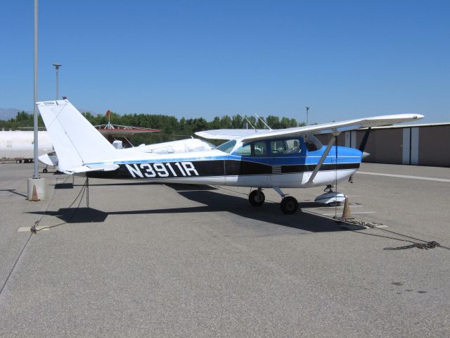 Cessna Skyhawk (N3911R) - At Corona Airport