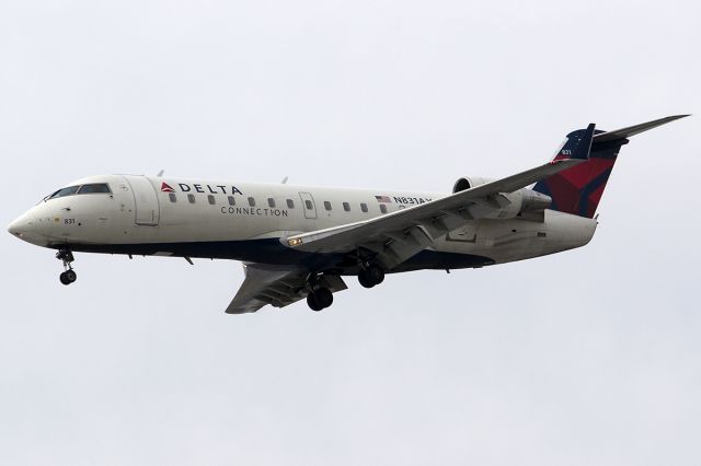 Canadair Regional Jet CRJ-200 (N831AY)