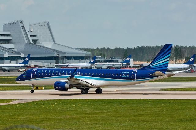 Embraer ERJ-190 (4K-AZ65)