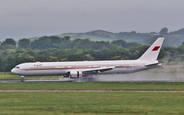 BOEING 767-400 (A9C-HMH) - bahrain royal flight b767-4fs(er) a9c-hmh landing at shannon 10/6/16.