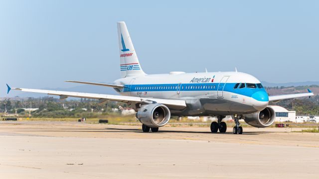 Airbus A319 (N744P)