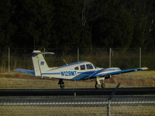 Piper PA-44 Seminole (N128MT)