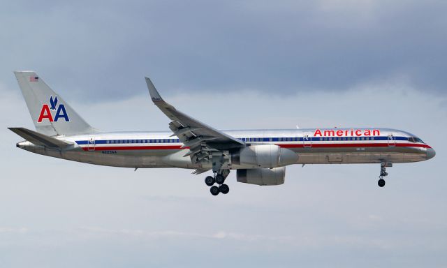 Boeing 757-200 (N625AA)