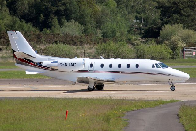 Cessna Citation Excel/XLS (G-NJAC) - NetJets UK Citation XLS lining up to depart rwy 06 on 1-Jun-21 heading for EGPD as NJU2VY.