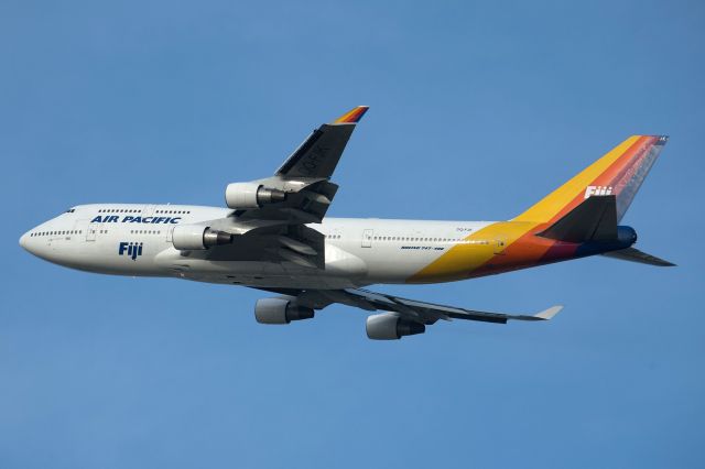 Boeing 747-400 (DQ-FJK)