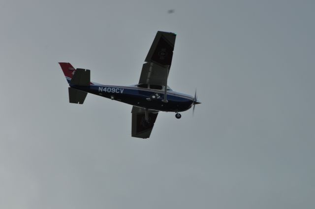 Cessna Skylane (N409CV)
