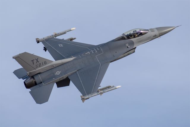 Lockheed F-16 Fighting Falcon (86-0216)