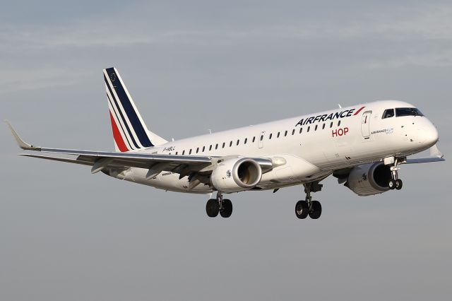 Embraer ERJ-190 (F-HBLL)