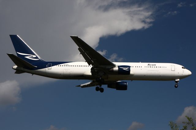 BOEING 767-300 (N125RD) - August 31, 2012