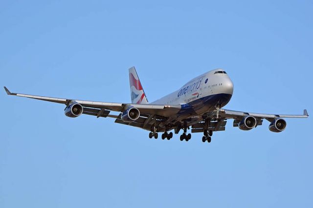 Boeing 747-400 (G-CIPV) - One World 747-436 G-CIPV at Phoenix Sky Harbor on May 21, 2018