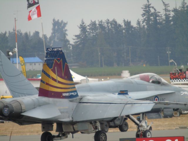 McDonnell Douglas FA-18 Hornet (18-8797)