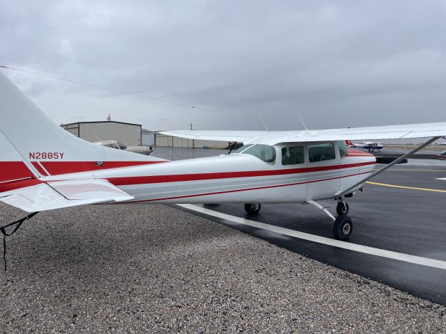 Cessna Skylane (N2885Y) - It’s just there parked on the ground