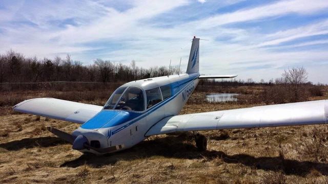 Piper Cherokee (N7598R)