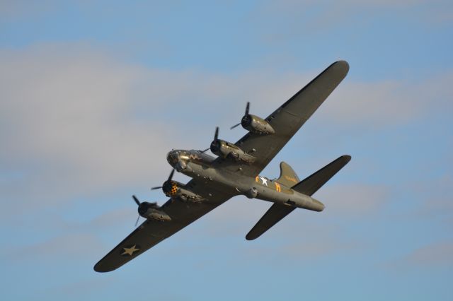 Boeing B-17 Flying Fortress (G-BEDF) - Sally B at Duxford Airshow 19 Sep 2015