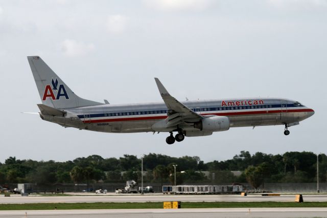 Boeing 737-800 (N948AN)