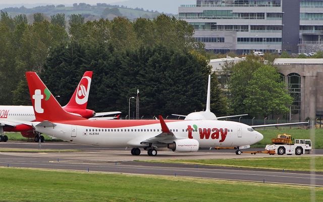 Boeing 737-800 (HL8354) - t'way air b737-8kn HL8354 after paint by iac in shannon 24/4/19.