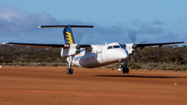 de Havilland Dash 8-100 (VH-XFU)