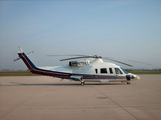 Sikorsky S-76 (N751LL)