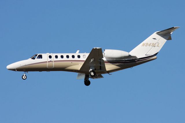 Cessna Citation CJ3 (N949LL) - Leavitt Leasing Co Inc 2009 Cessna 525B Citation CJ3 N949LL from Friedman Memorial (KSUN) - Sun Valley, Idaho on short final to RWY 25L.