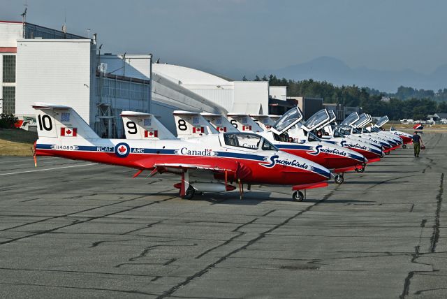 11-4089 — - The RCAF air demo team Snowbirds line up at YXX/CYXX.