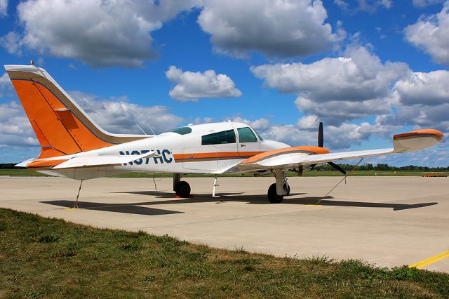 Cessna 310 (N97HC)