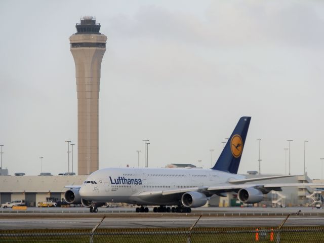 Airbus A380-800 (D-AIMN)