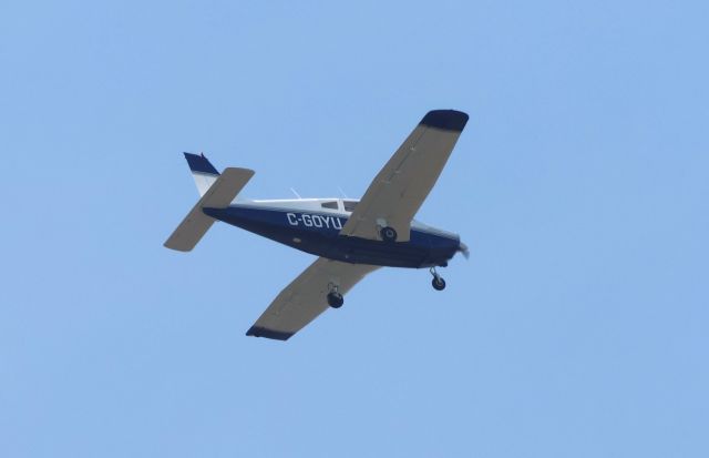 Piper Cherokee (C-GOYU) - C-GOYU Piper Cherokee PA-28-151 Altitude 595 Mètres Vitesse 156 Km/H Survolant la ville de Lavaltrie QC. le 26-09-2023 à 12:54.