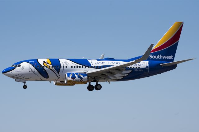 Boeing 737-700 (N946WN)