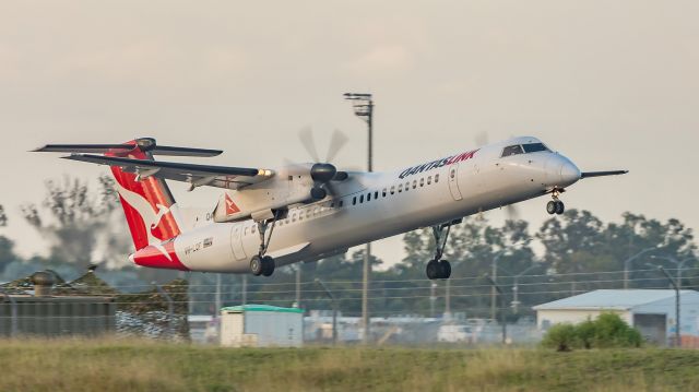 de Havilland Dash 8-400 (VH-LQF)