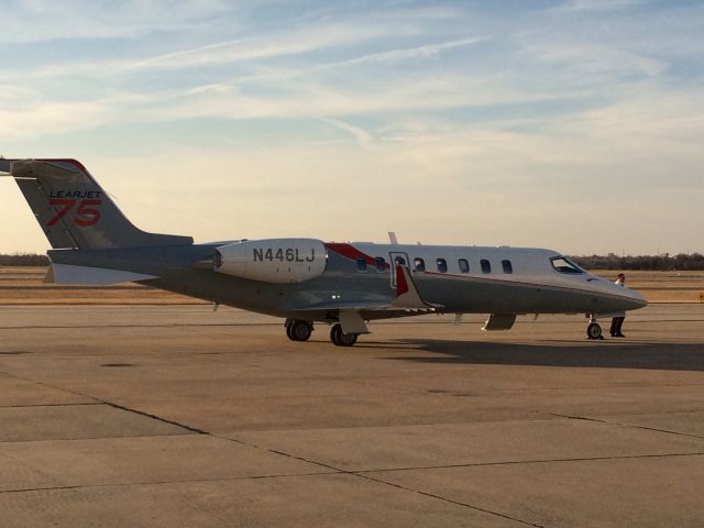 Bombardier Learjet 75 (N446LJ)