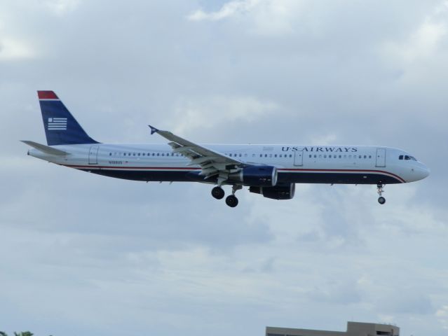 Airbus A321 (N188US)