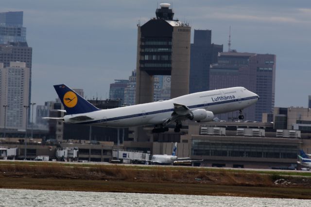 BOEING 747-8 (D-ABYT)