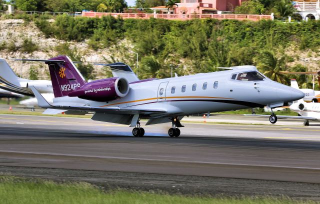 Learjet 60 (N924PS)