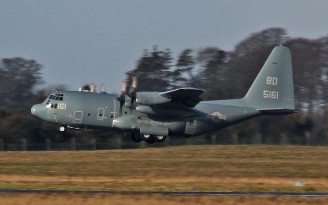 Lockheed C-130 Hercules (16-5161) - usn c-130t 165161 dep shannon 28/1/15.