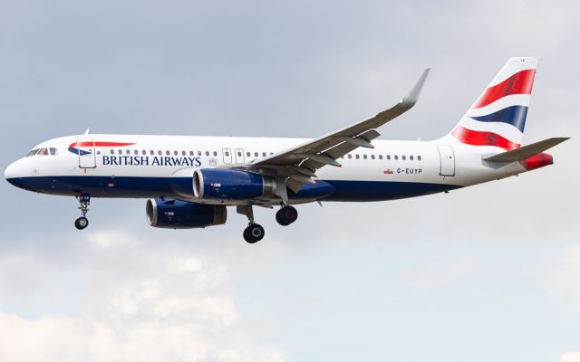 Airbus A320 (G-EUYP)