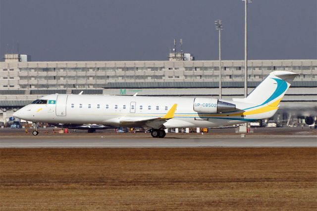 UPC8502 — - CANADAIR Challenger 850, Khozu-Avia, EDDM München Franz Josef Strauss