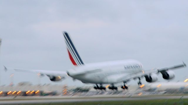Airbus A380-800 (F-HPJE)