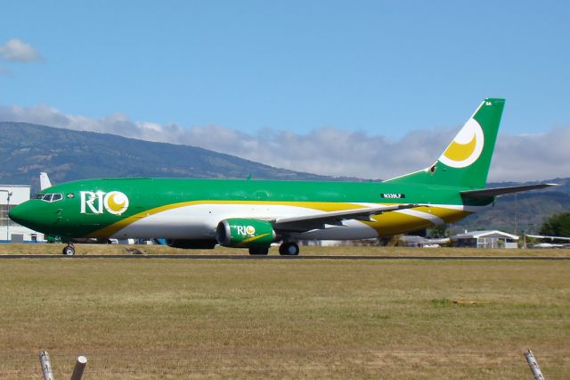 BOEING 737-400 (N339LF)