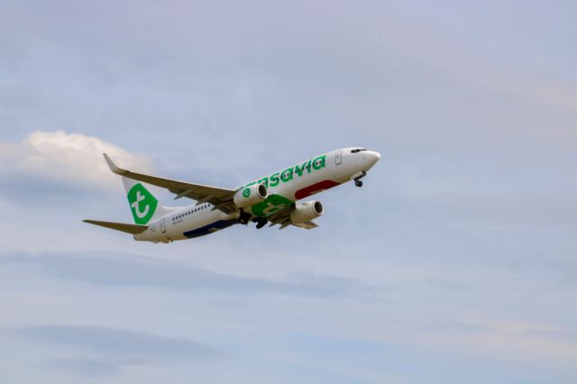 Boeing 737-800 (PH-HXG) - Taken from Kaagbaan, AMS