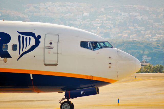 Boeing 737-800 (EI-EBI)