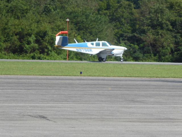 Beechcraft 35 Bonanza (N9796R)