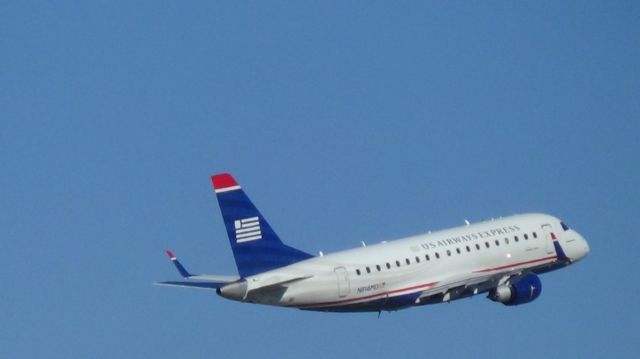 Embraer 175 (N514MD) - U.S Airways 5823 departing to Reagan National.