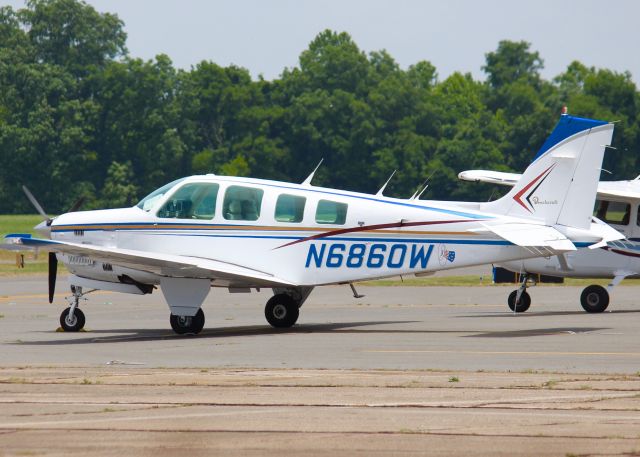 Beechcraft Bonanza (36) (N6860W) - At Downtown Shreveport.