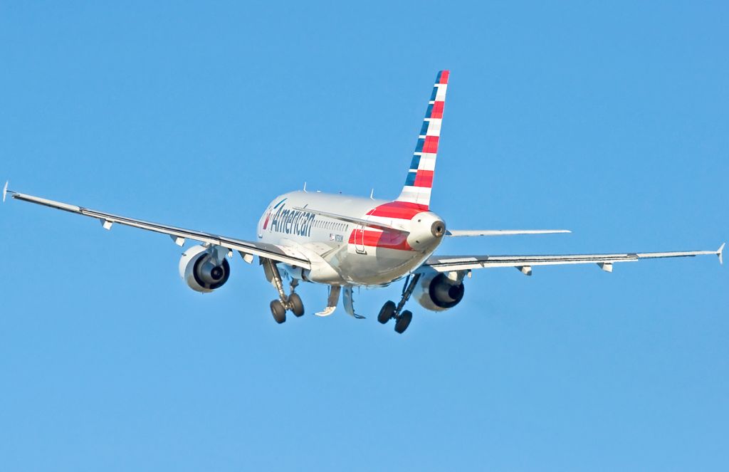 Airbus A319 (N751UW) - wheels up