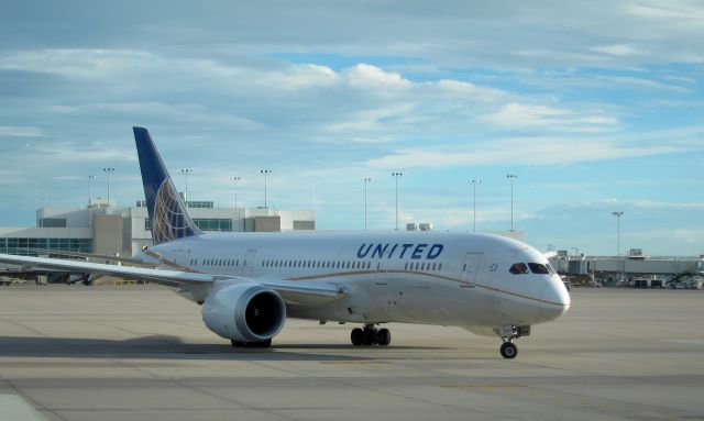 Boeing 787-8 (N20904) - UAL95 departing for KIAH about 3 hours late due to mechanical issues Aug 14, 2014