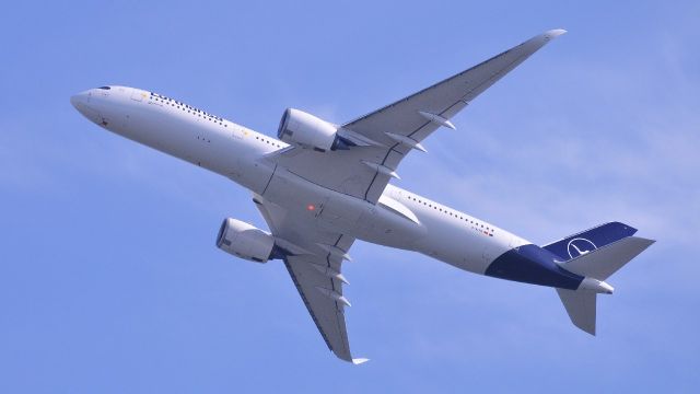 Airbus A350-900 (D-AIXD)