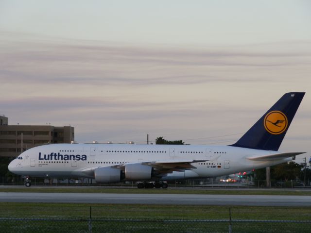 Airbus A380-800 (D-AIMF)