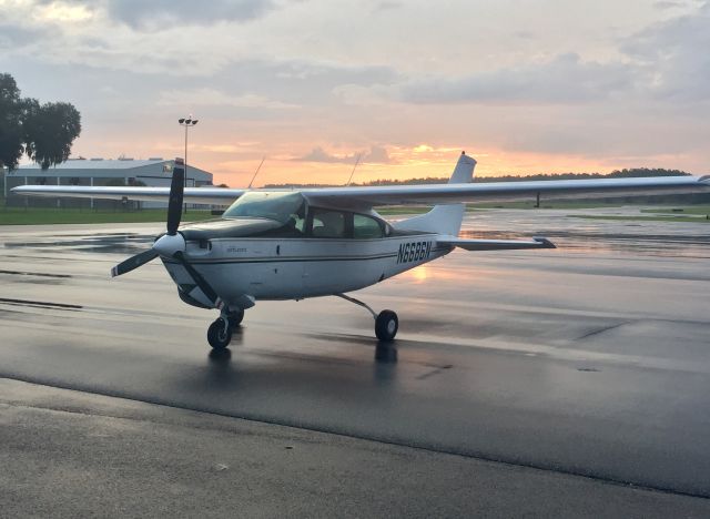 Cessna T210 Turbo Centurion (N6686N)